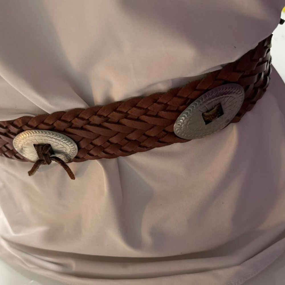🪶 Vintage‎ Braided Leather Belt with Conchos – Western Boho Style (Size S/M) - Picture 2 of 5